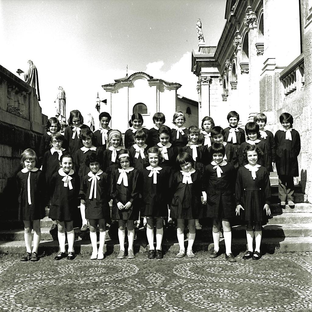 1972-Clusone-Classe Elementare · Historify