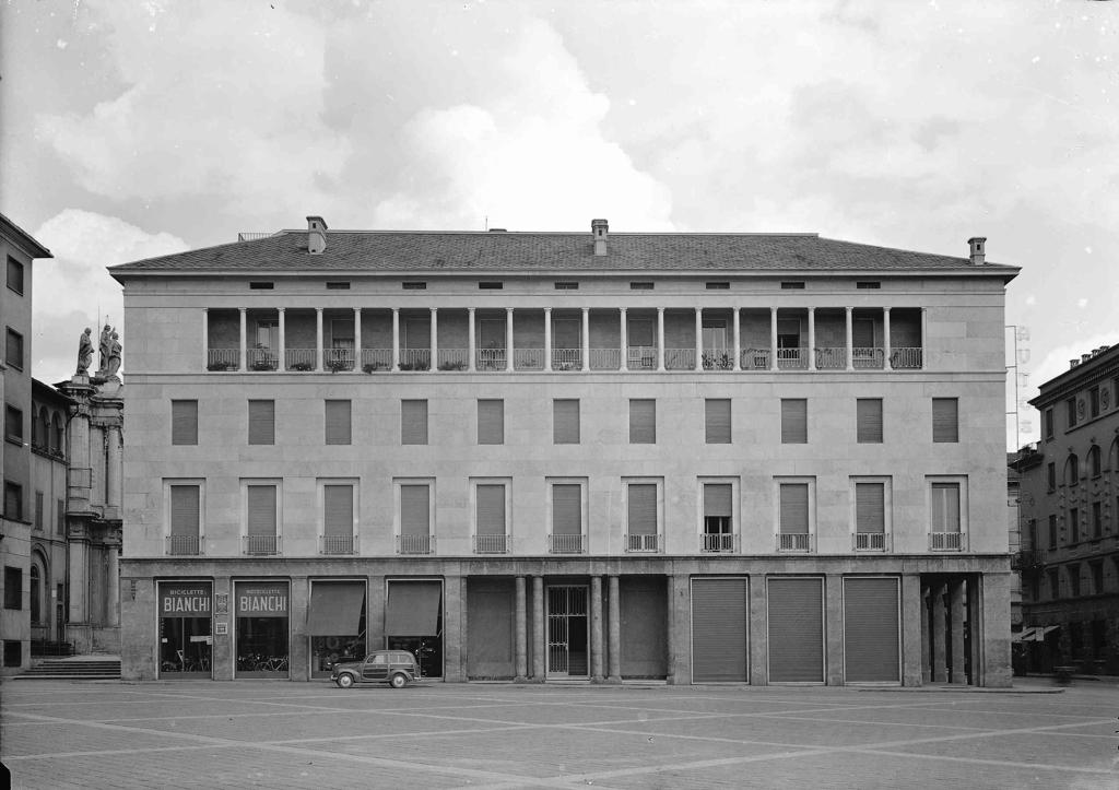 Piazza Della Libertà · Historify