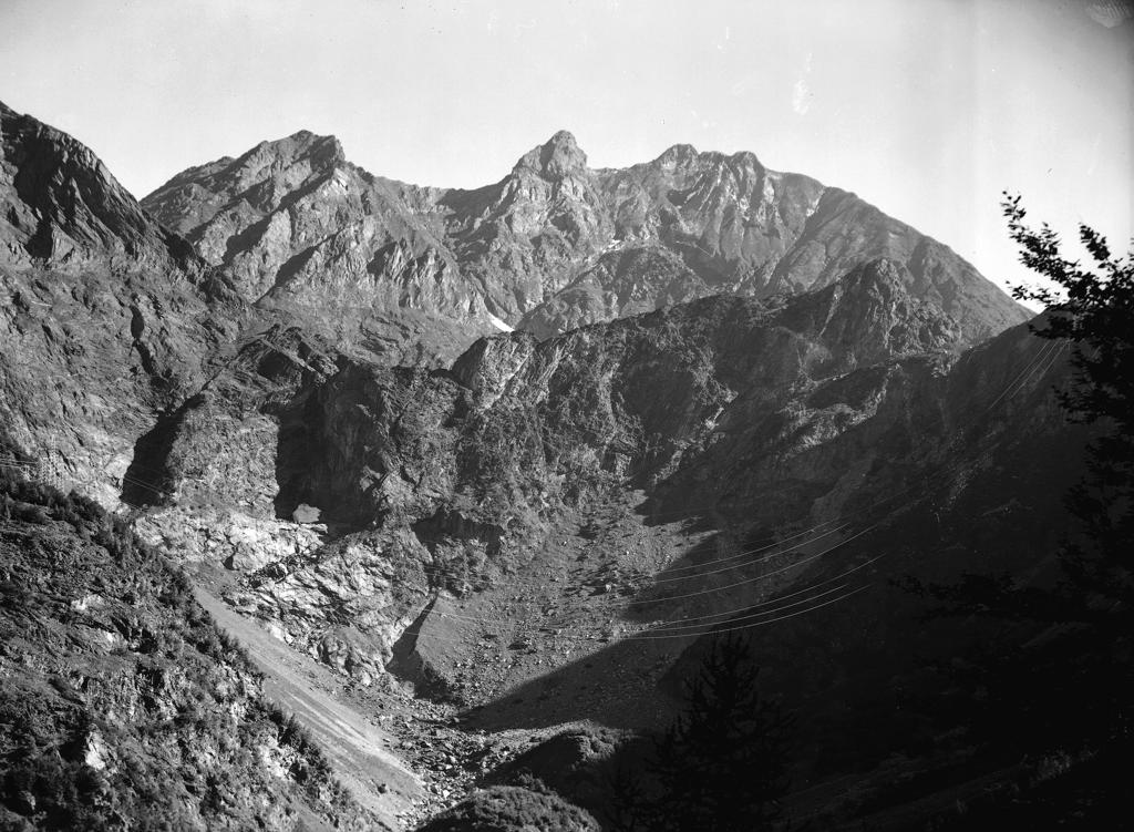 Cascate del Serio chiuse · Historify