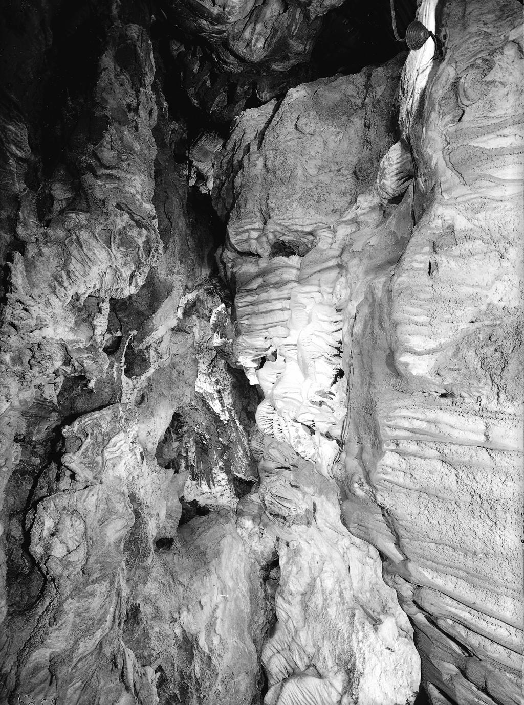 Interno Grotte Delle Meraviglie · Historify