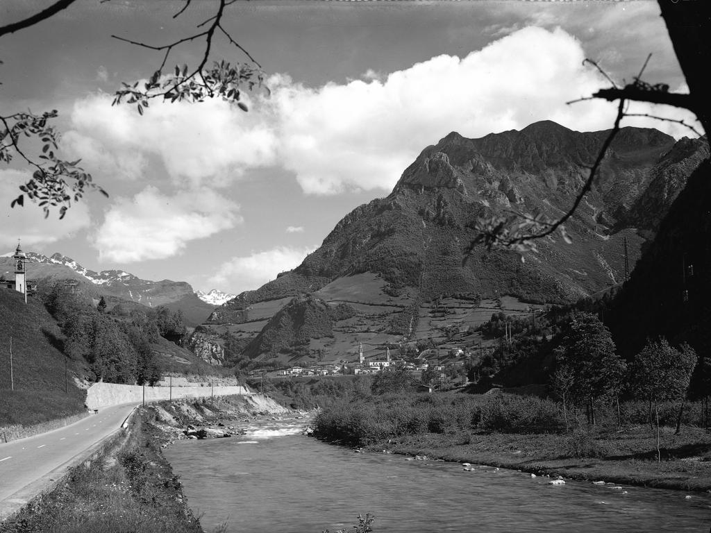 Paesaggio, Strada · Historify