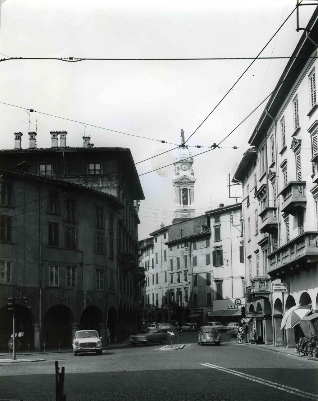 Circolazione in Piazza Pontida · Historify