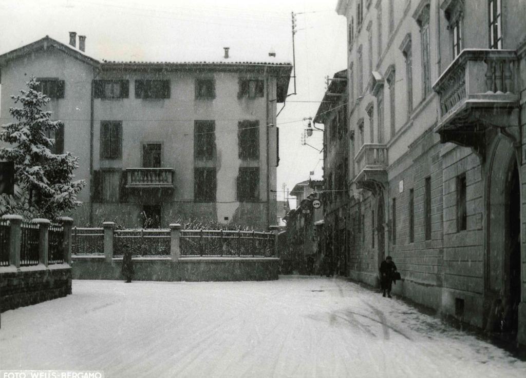 Via Borfuro · Historify