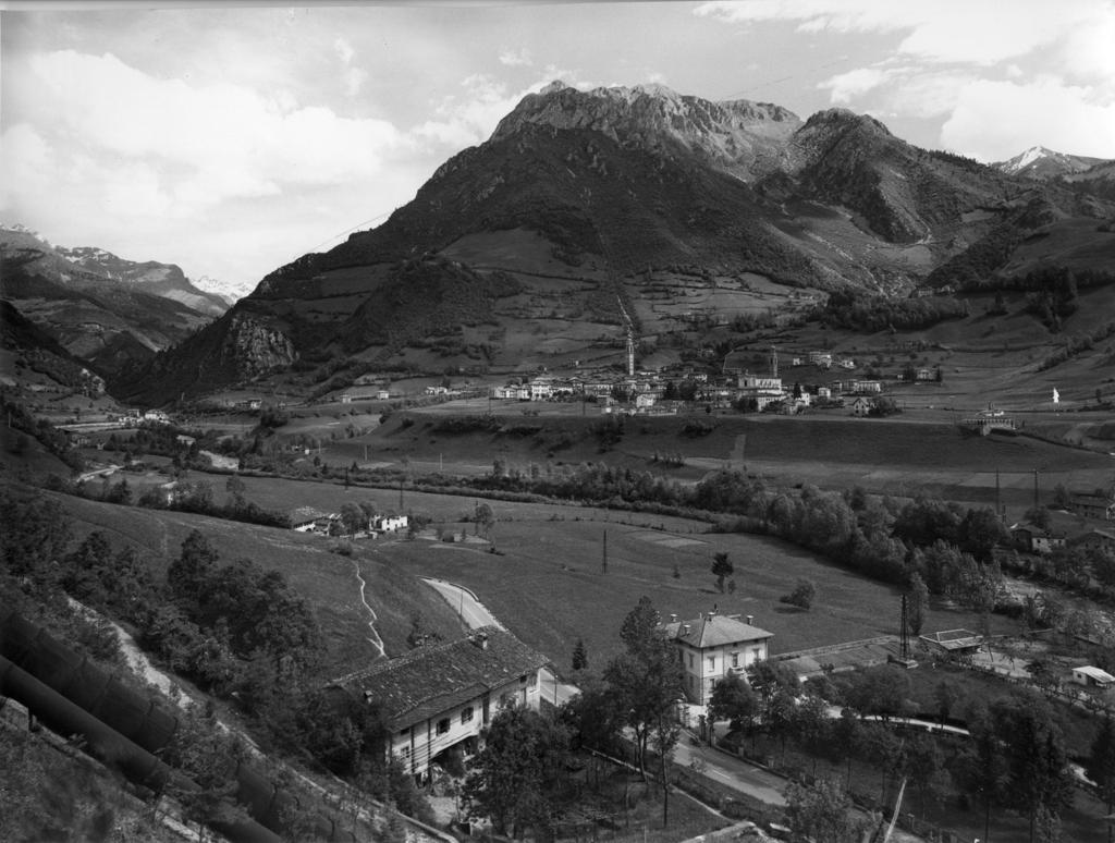 Veduta Di Ardesio · Historify