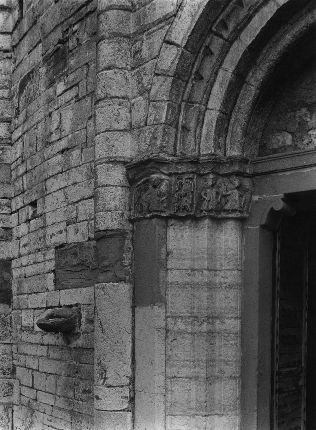 Particolare Della Rotonda Di San Tomè Di Almenno San Bartolomeo · Historify