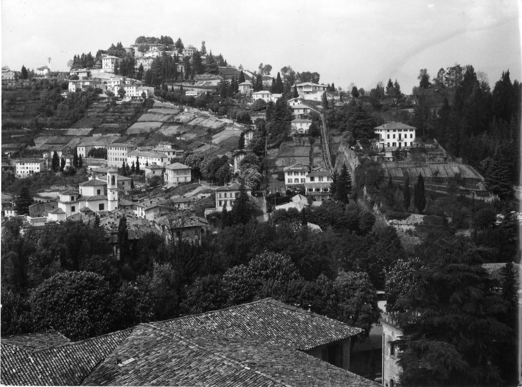 Vista di San Vigilio dal Seminario · Historify