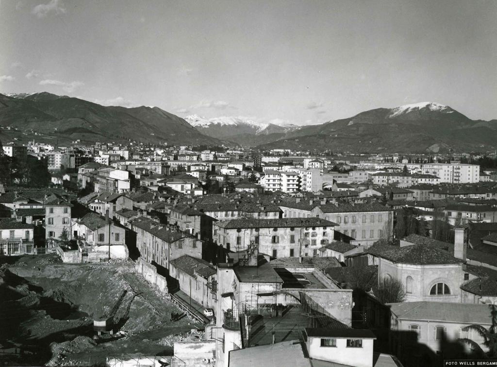 Bergamo Vista Dall'Alto · Historify