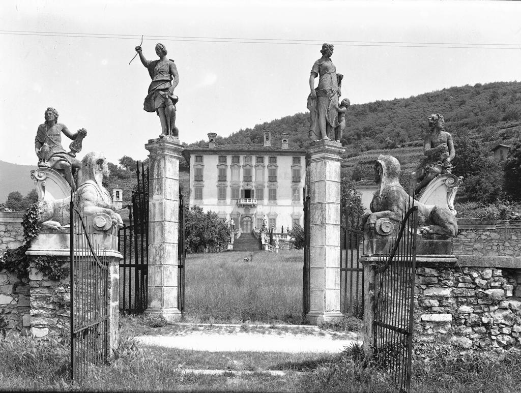 Villa Terzi · Historify