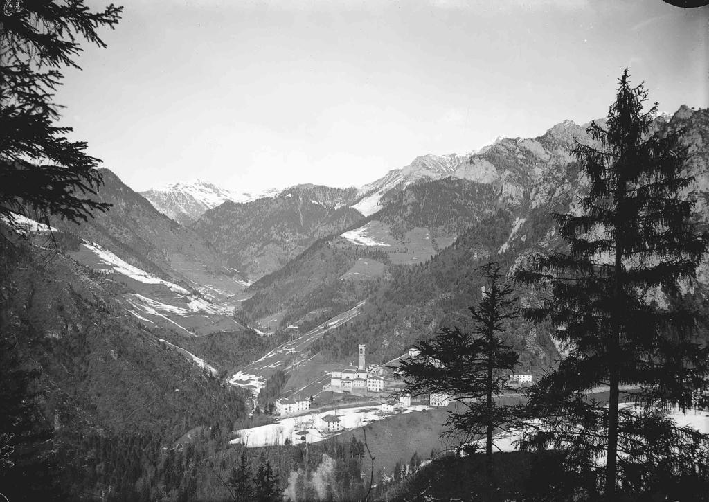 Neve In Montagna · Historify