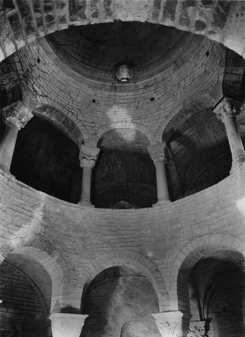 Particolare Della Rotonda Di San Tomè Di Almenno San Bartolomeo · Historify