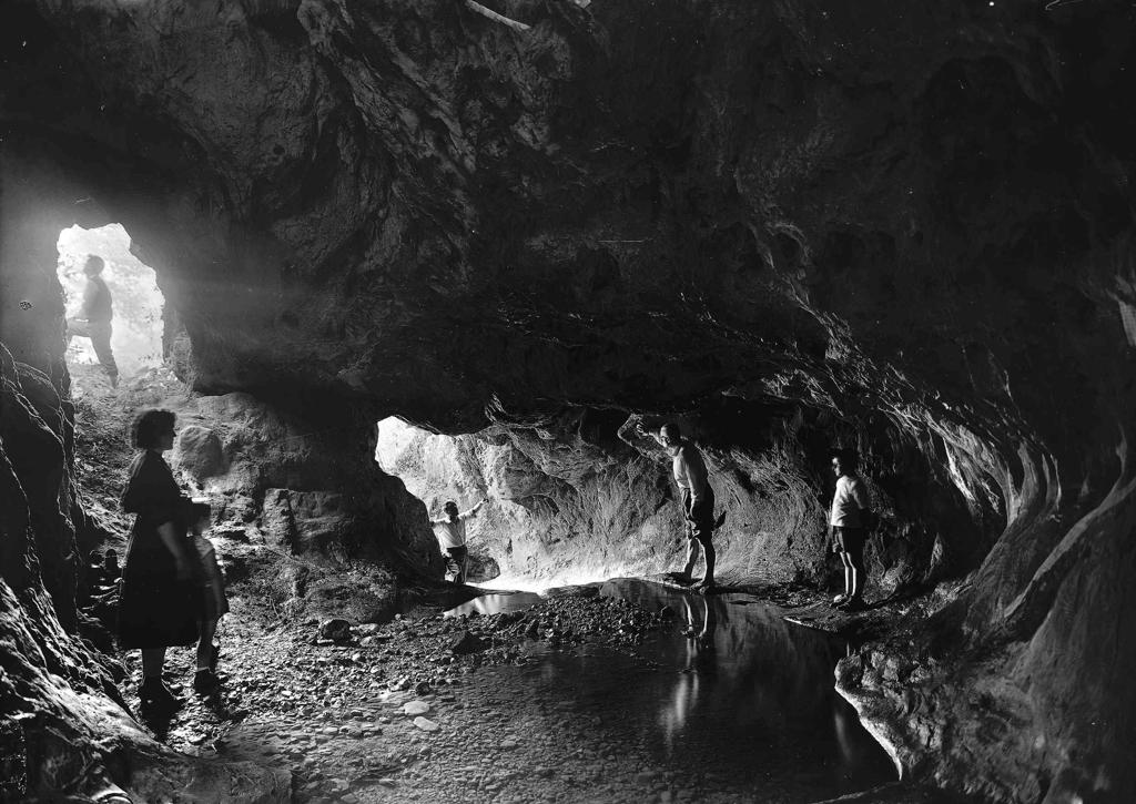Grotte Di Selvino · Historify
