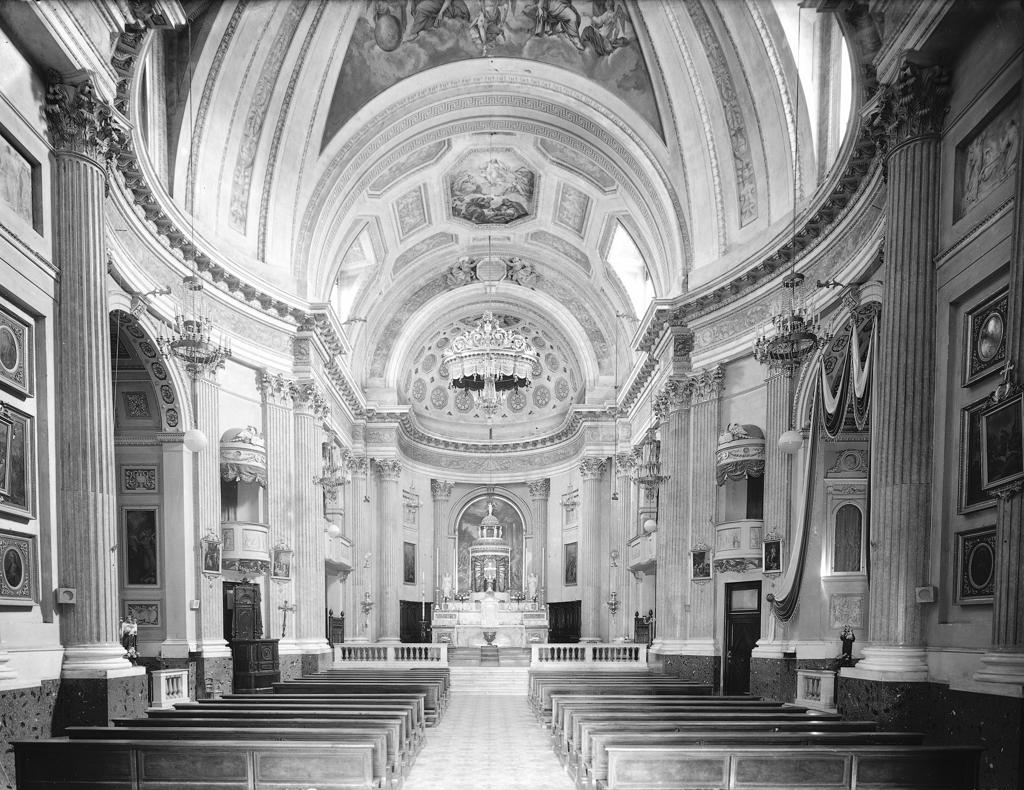 Interno Chiesa Urgnano · Historify