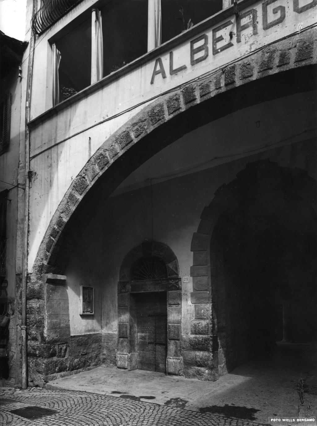 Albergo nel centro storico di Ardesio · Historify