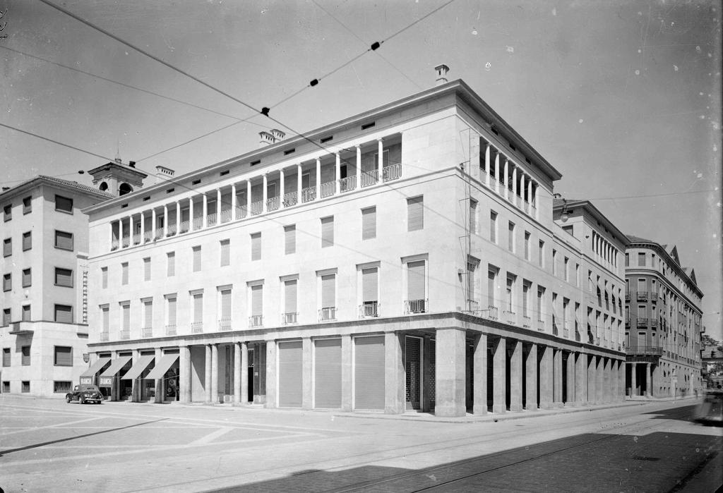 Edifici In Città · Historify