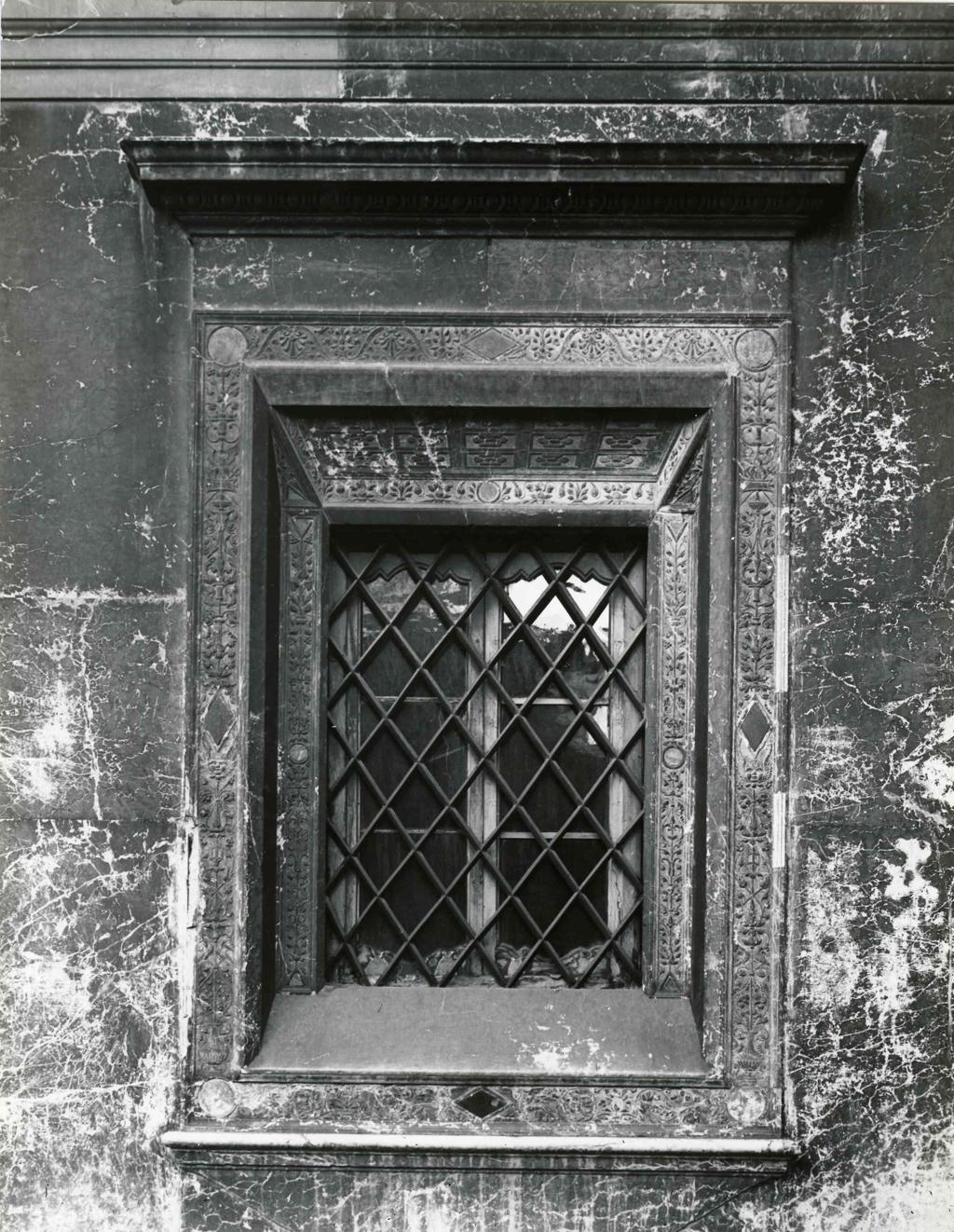 Finestra, Casa Dell'Arciprete · Historify