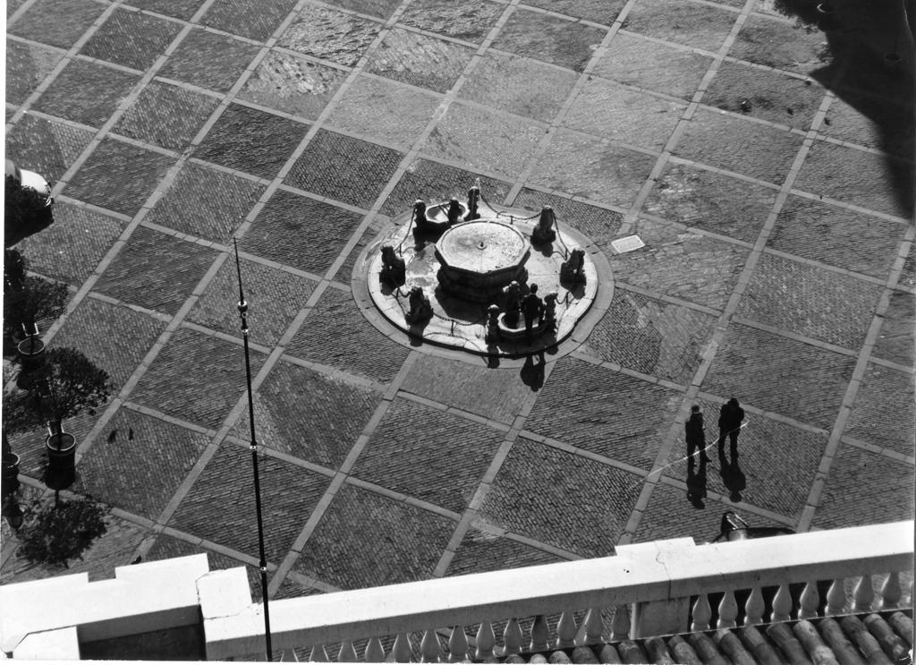 Geometrie dall'alto in Piazza Vecchia · Historify