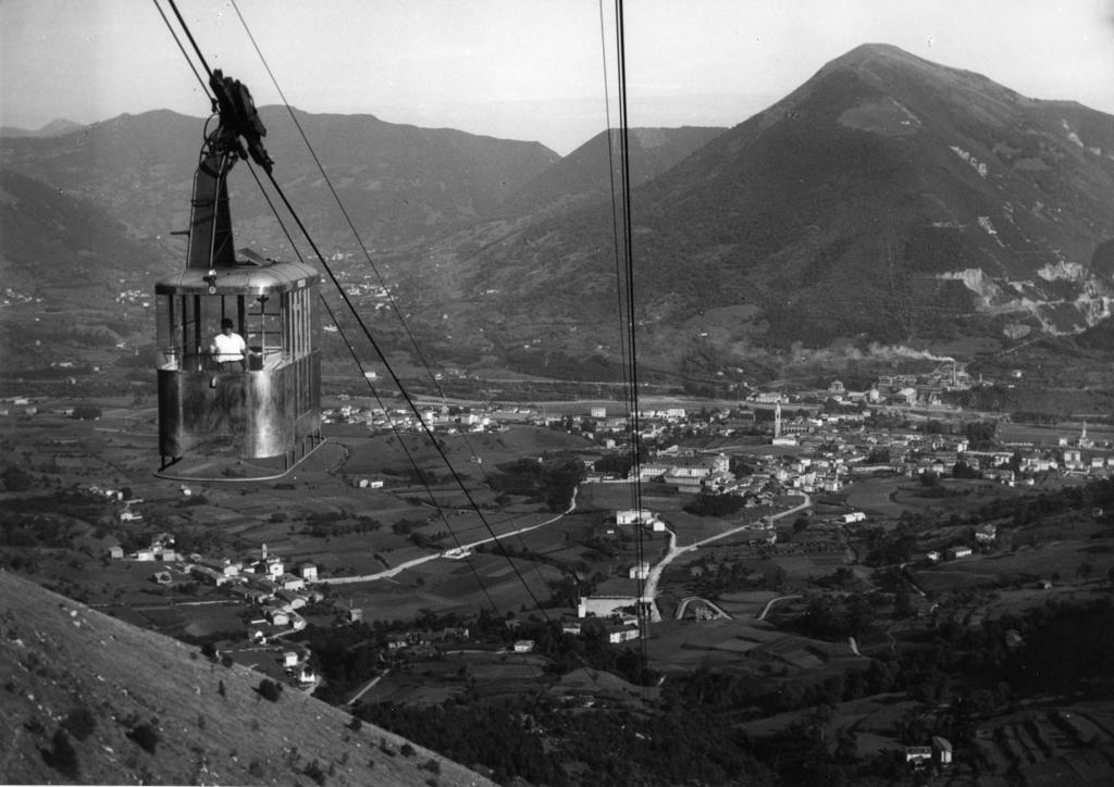 Vista su Albino dalla funivia · Historify