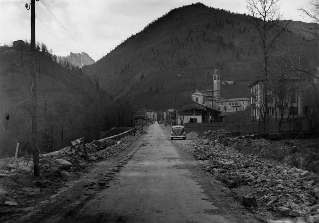 In Viaggio Verso Il Centro · Historify