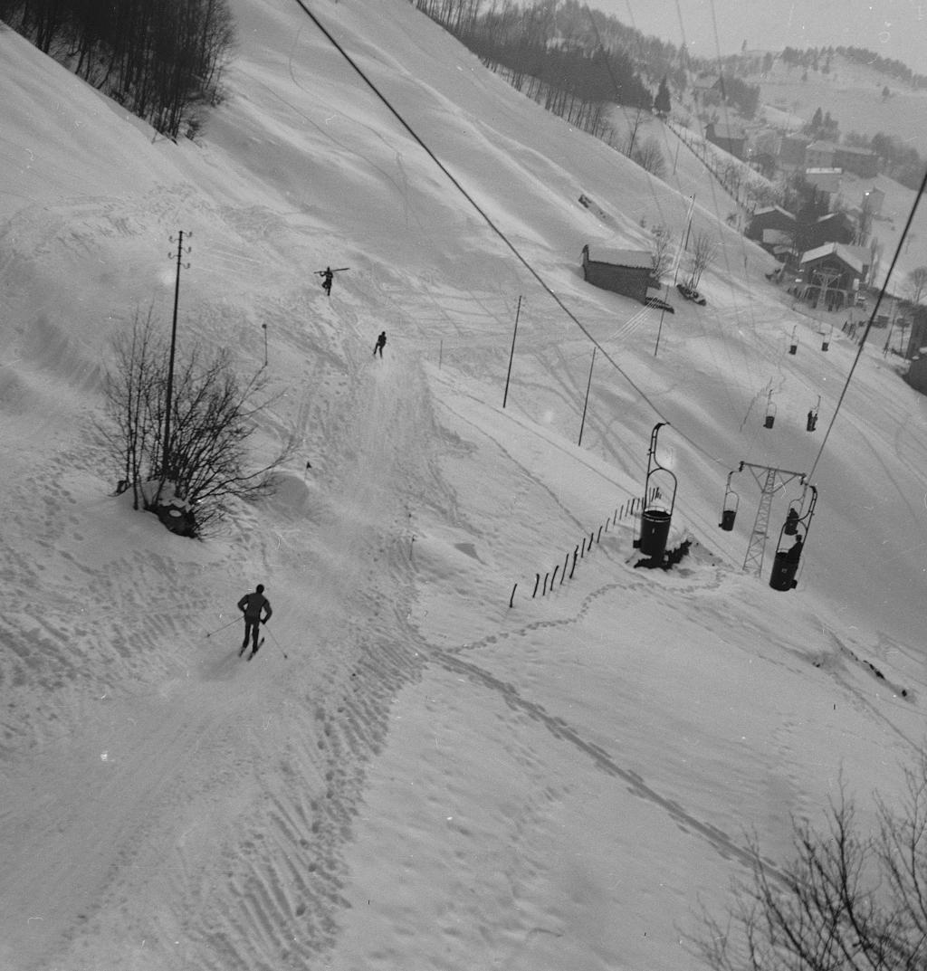 Bidonvia sul Monte Poieto · Historify
