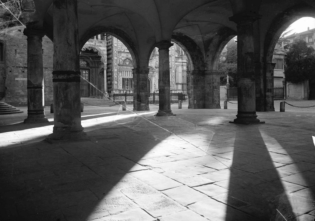 Portici Di Piazza Vecchia · Historify