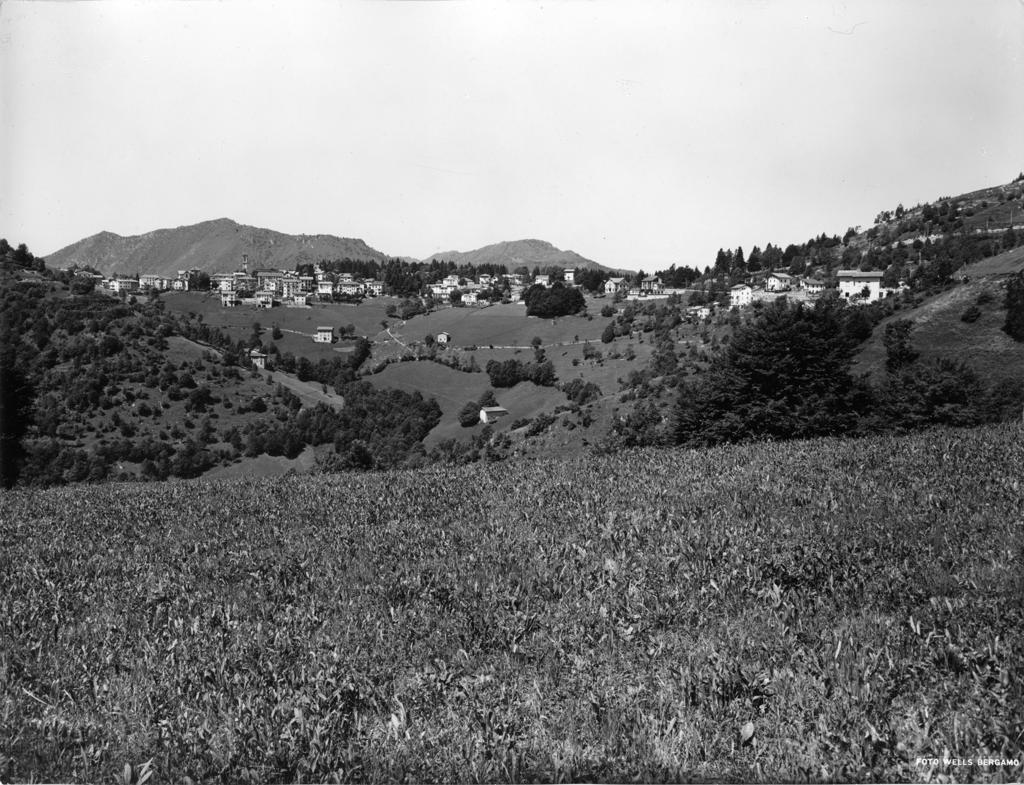 Vista su Selvino · Historify