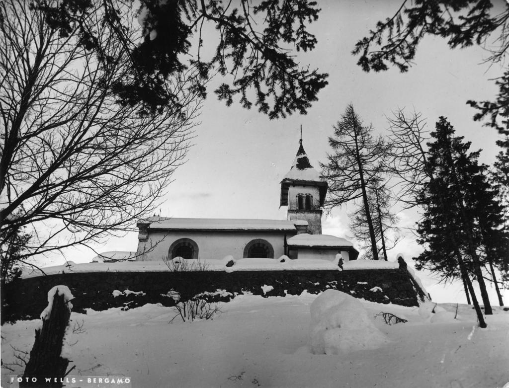 Chiesa Innevata Al Passo Della Presolana · Historify