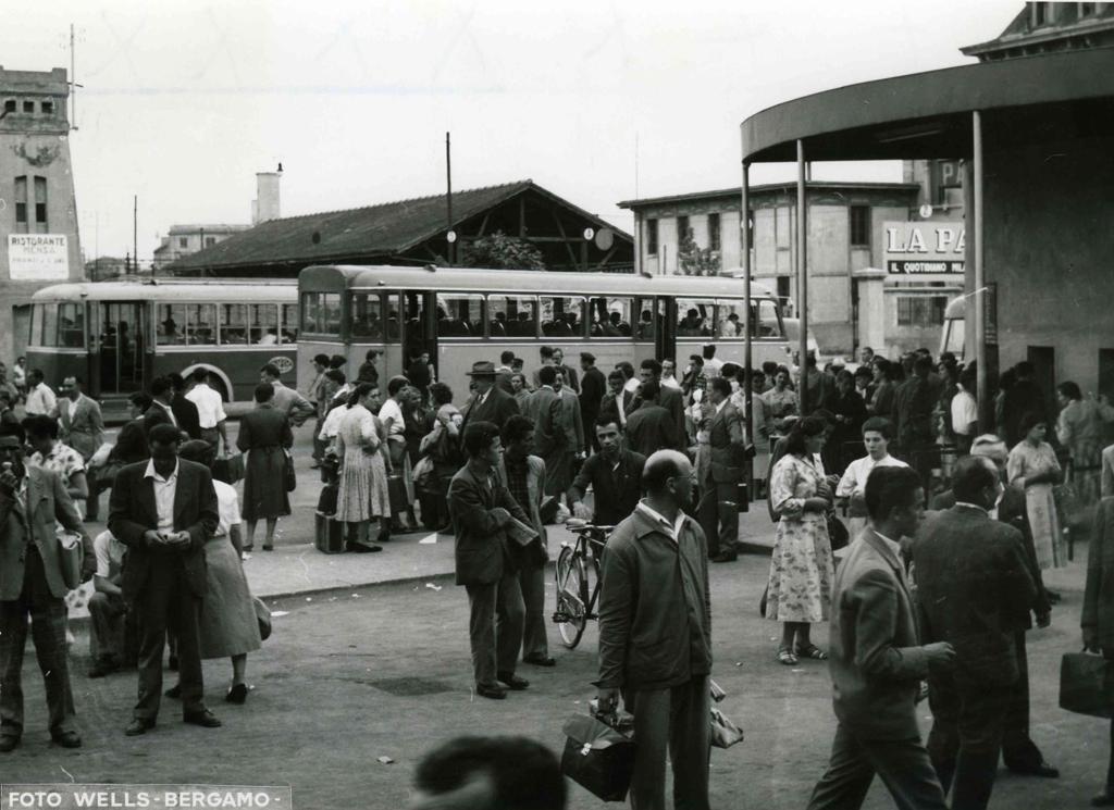 Stazione Autolinee · Historify