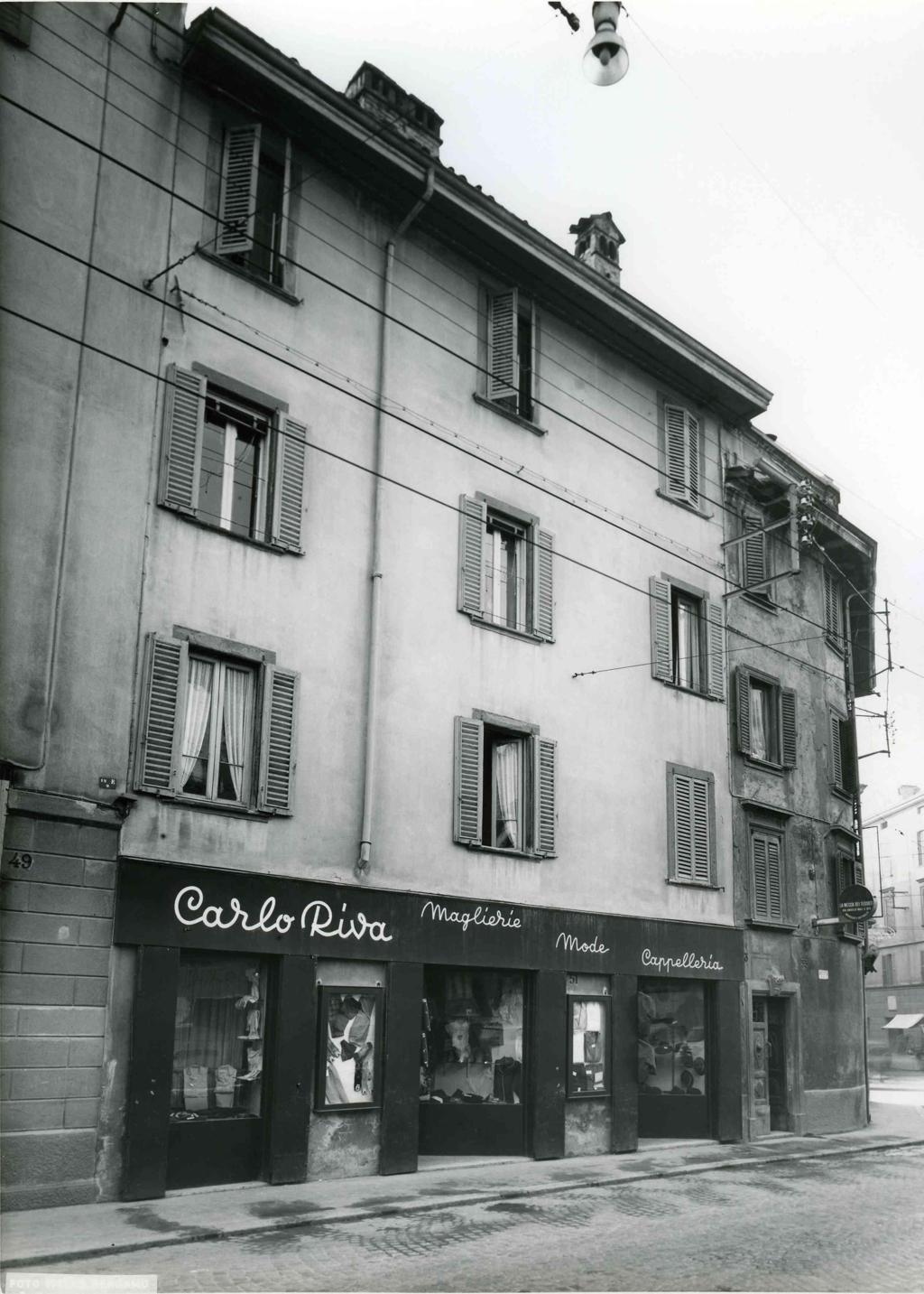Negozio Carlo Riva · Historify