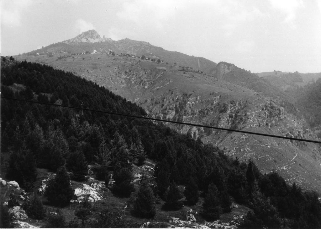 Vista sui monti · Historify