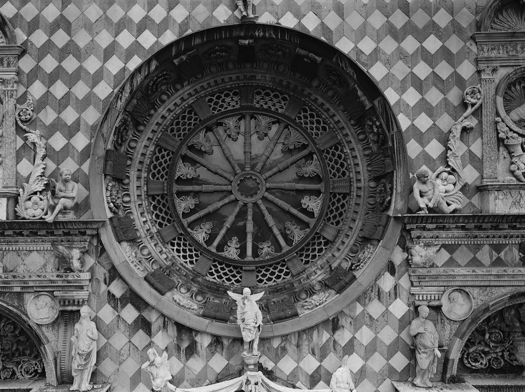 Rosone della Cappella Colleoni · Historify