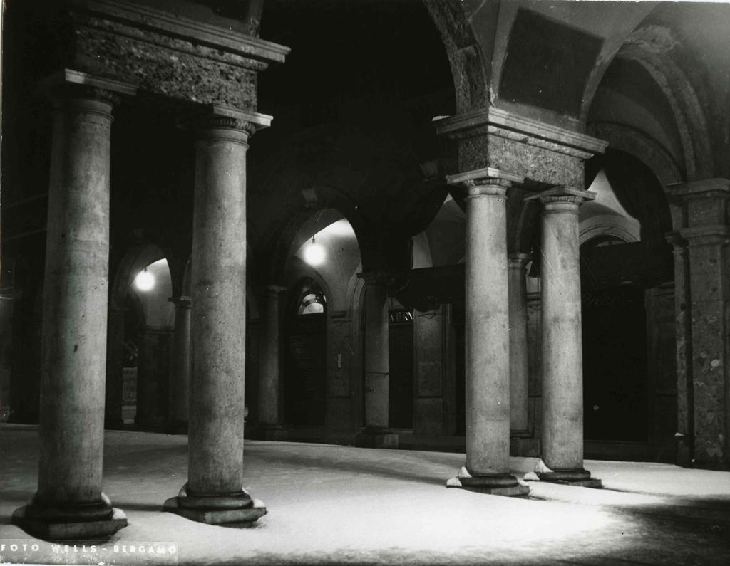 Portici Del Centro Piancentiniano · Historify