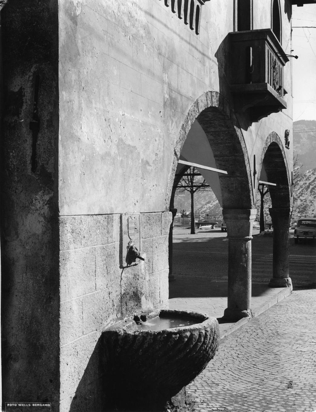 Fontana A Castione Della Presolana · Historify