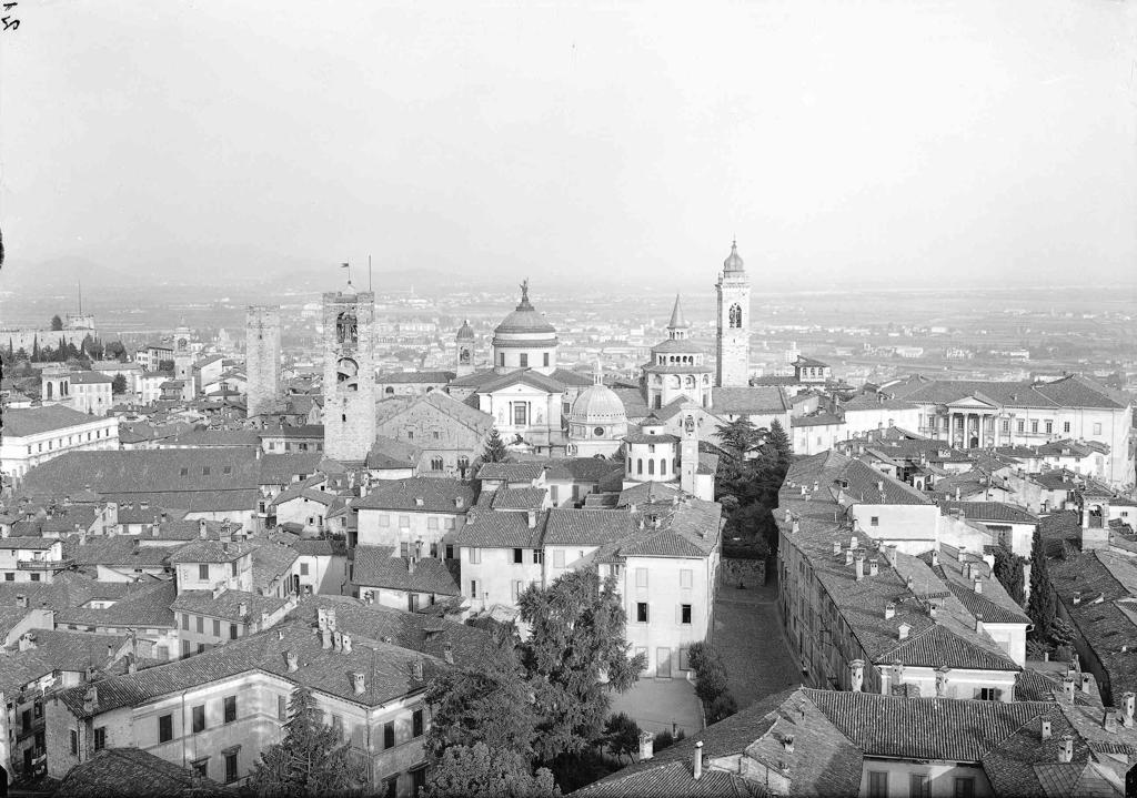 Città Dall'Alto · Historify
