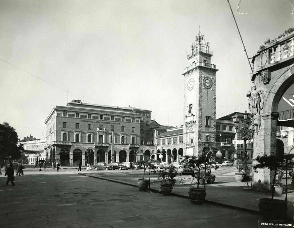 Vista Torre Dei Caduti Di Bergamo · Historify