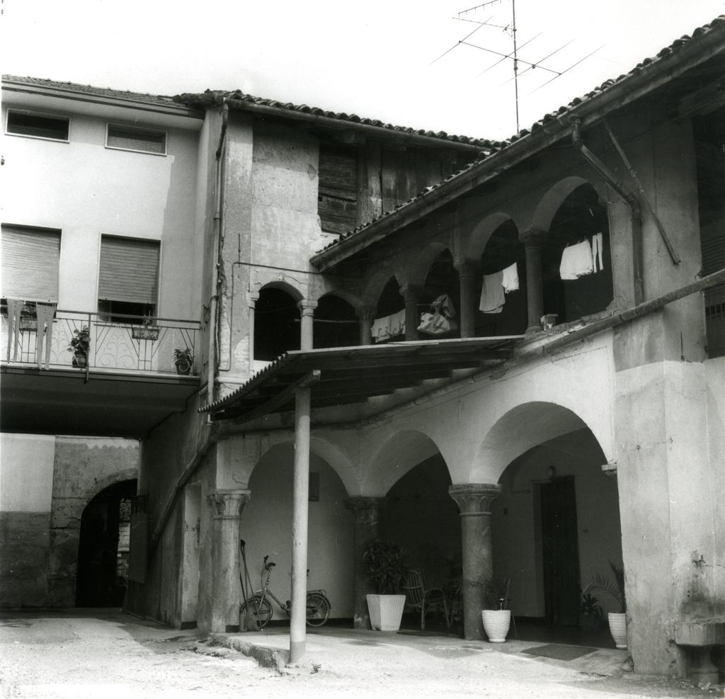 Villa di Serio · Historify