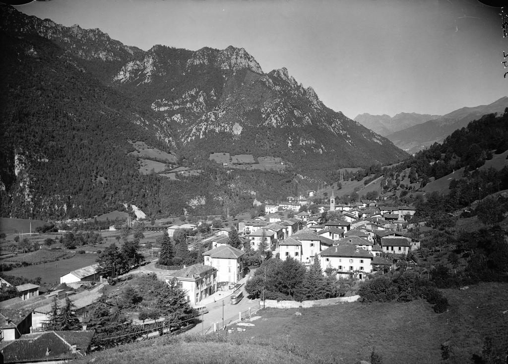 Paesaggio – Montagne, Case · Historify