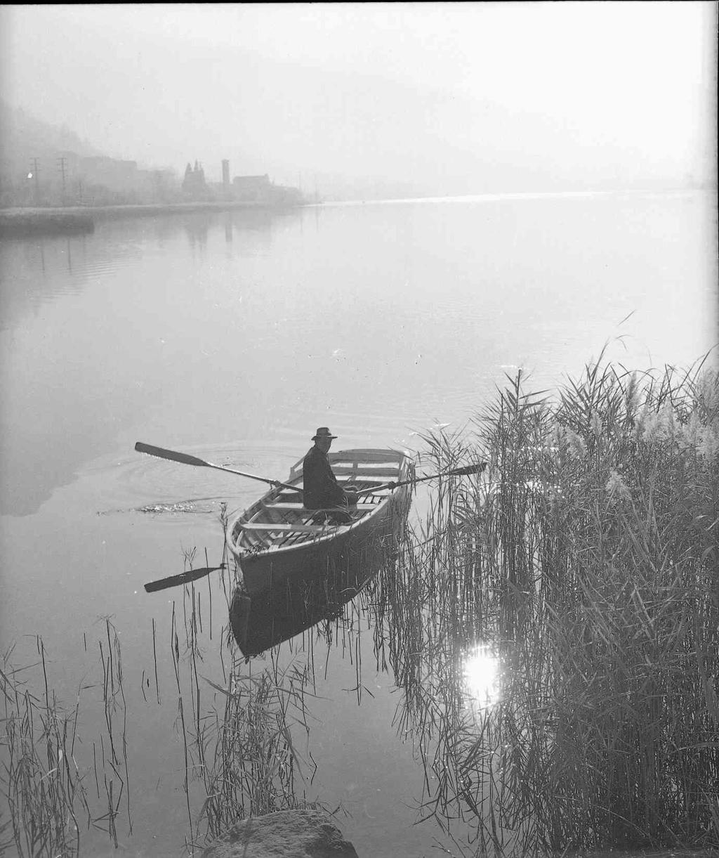 Barca Sul Lago · Historify