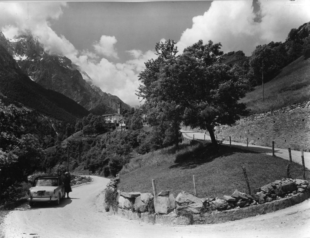 Strada Per Valcanale · Historify