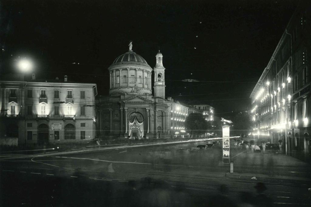 Vista Notturna Chiesa Santa Maria Delle Grazie · Historify
