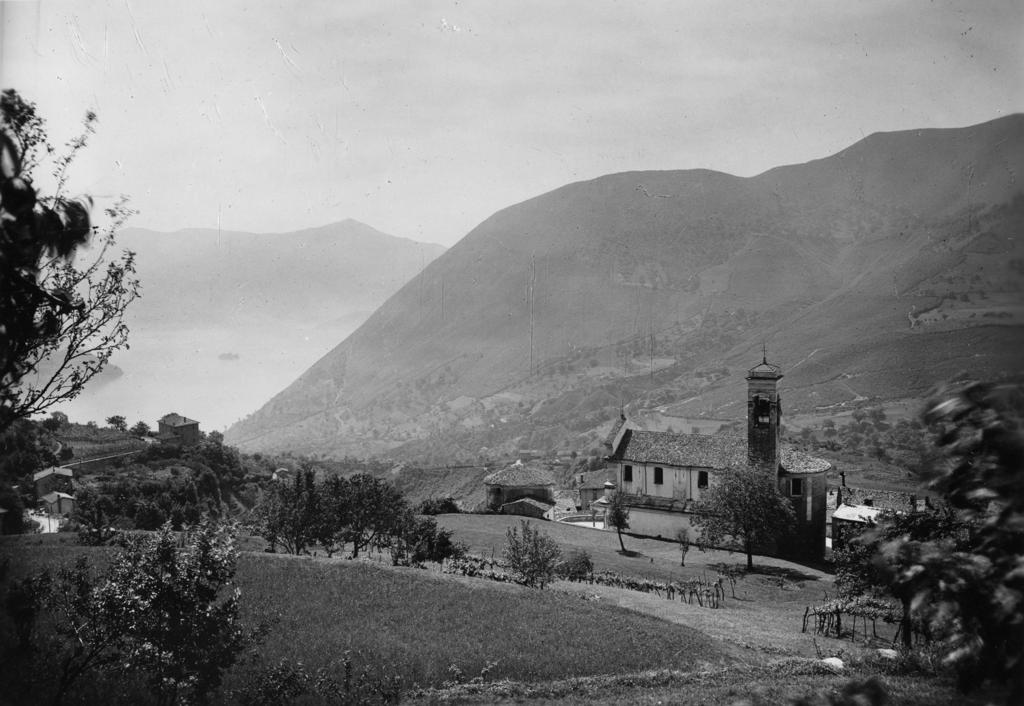 Vista Su Chiesa · Historify