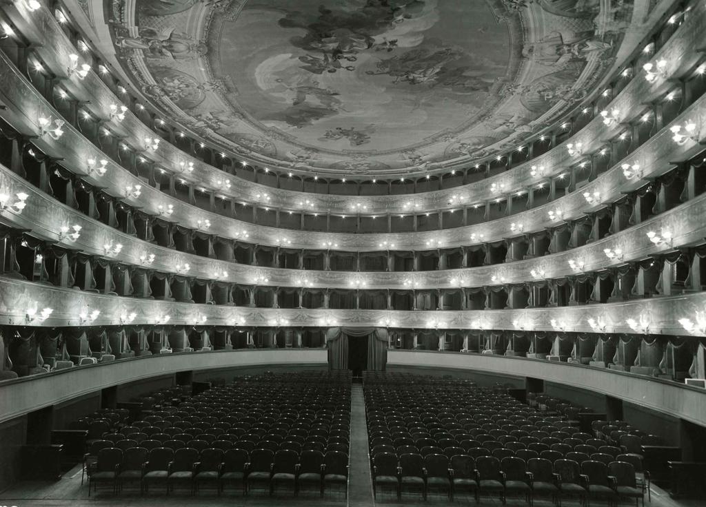 Sala, Teatro Donizetti · Historify