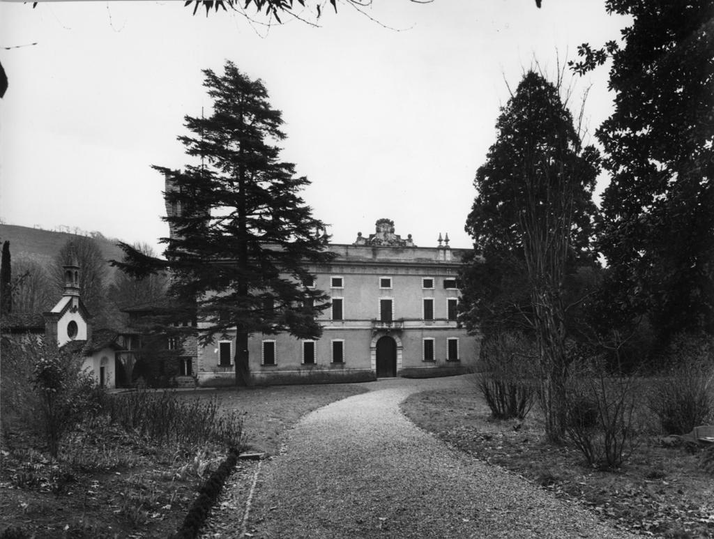 Villa A Trescore Balneario · Historify