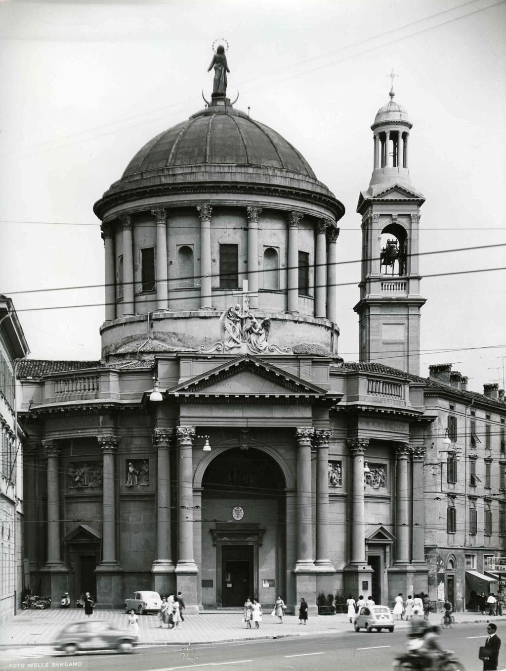 Facciata Chiesa Prepositurale Di Santa Maria Immacolata Delle Grazie, Bergamo · Historify