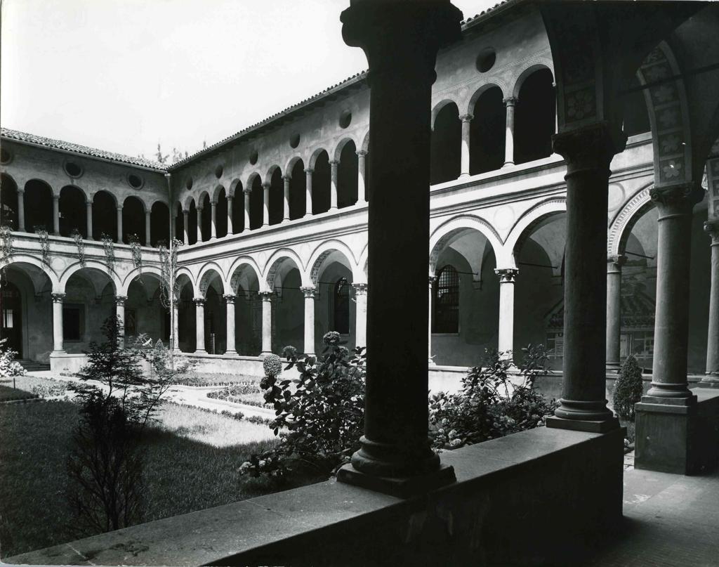 Chiostro Di Santa Marta · Historify