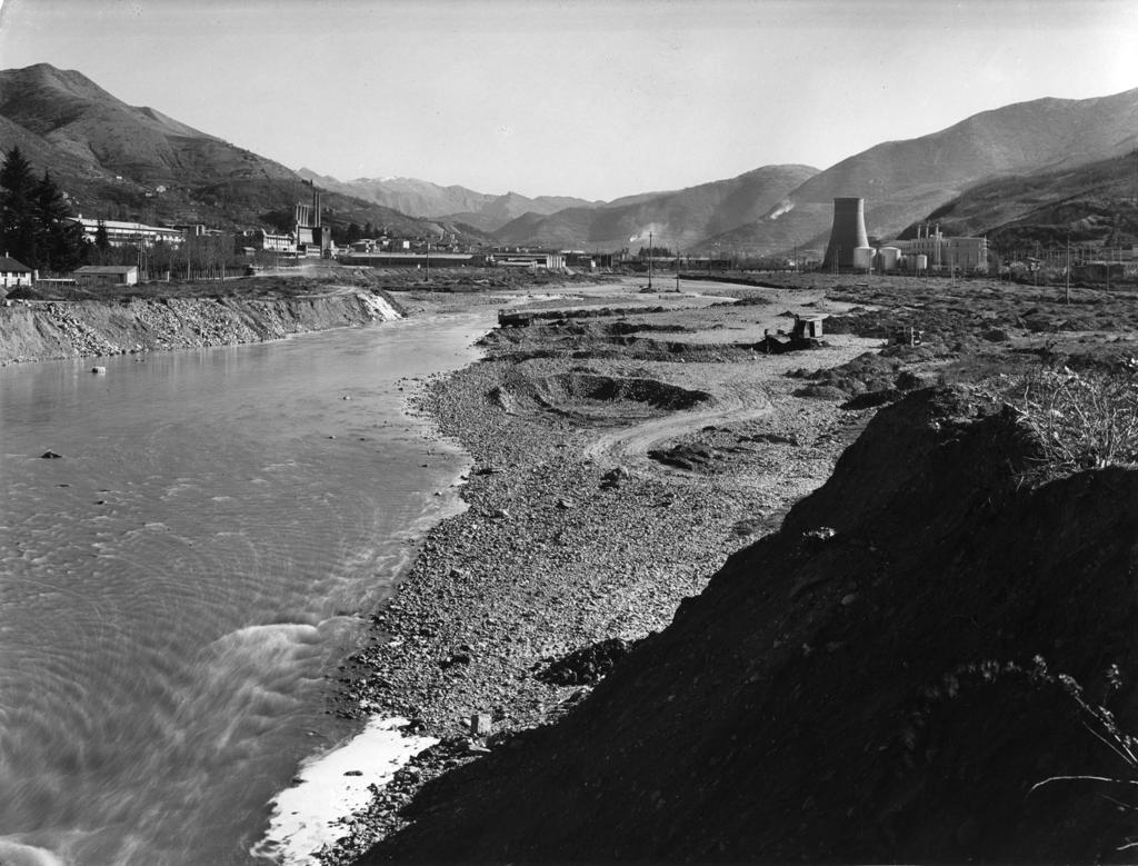 Scorcio del fiume Serio ad Alzano Lombardo · Historify