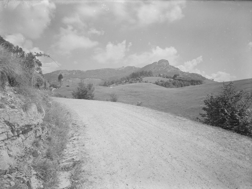 Sulla Strada Per Aviatico · Historify