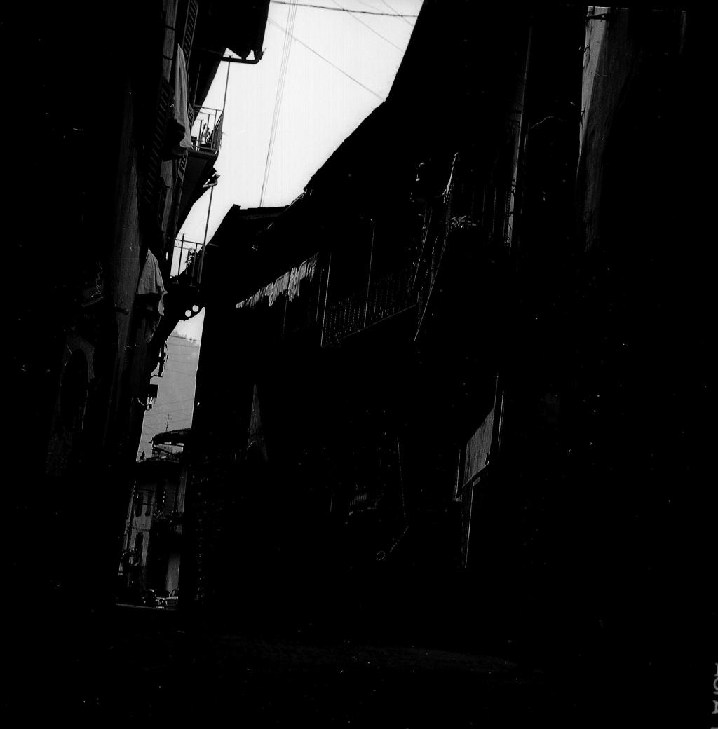 Vicolo Buio · Historify