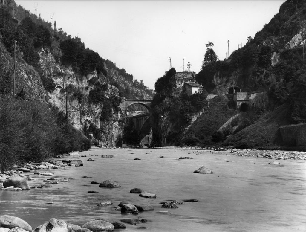 Ponti Di Sedrina · Historify