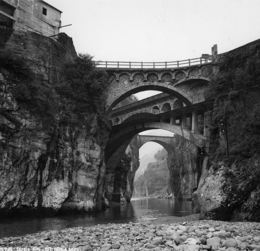 Ponti Di Sedrina · Historify