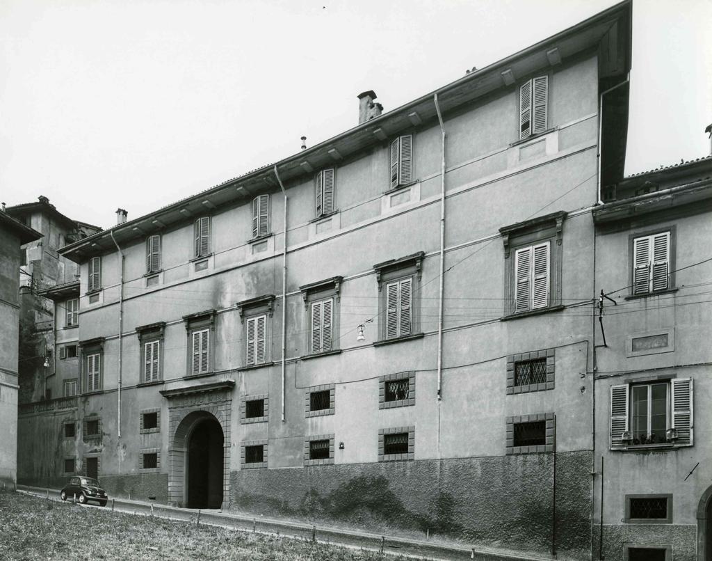 Palazzo Moroni In Città Alta · Historify